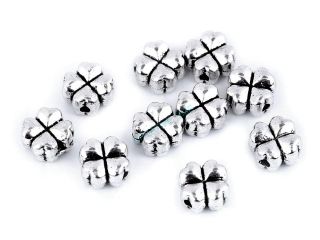 Kovová korálka štvorlístok 8x8 mm - 10 ks
