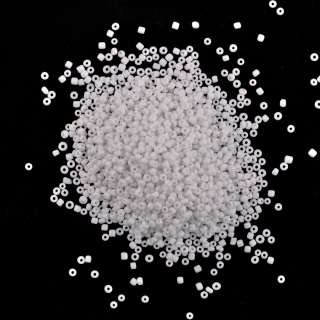 Korálky rokajl 4 mm, 25 g - biela